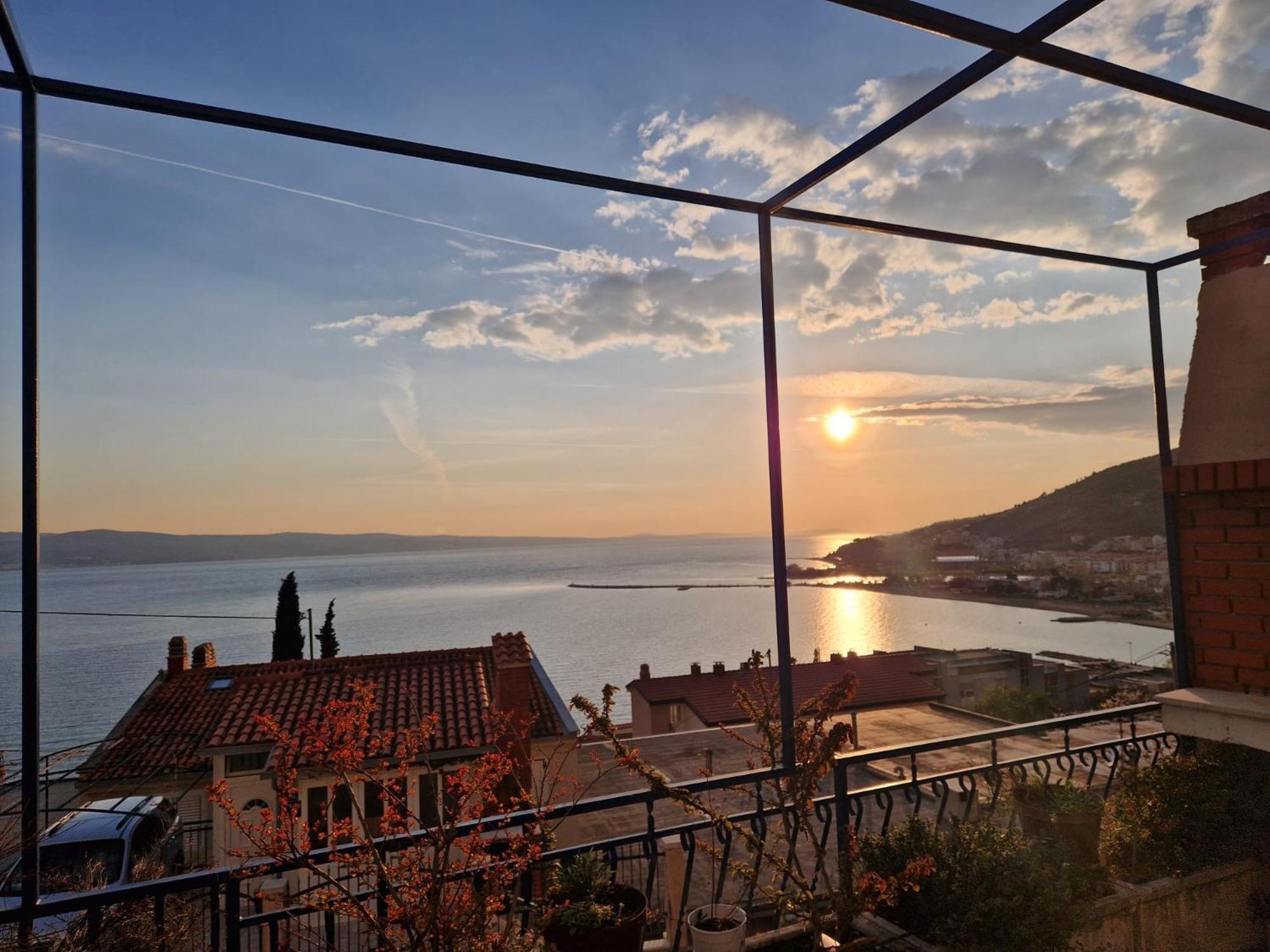 Apartman Nora Omis Exterior photo